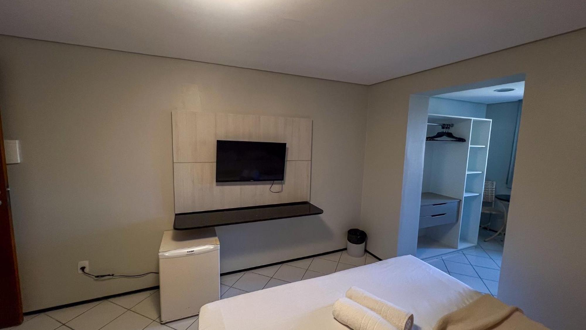 Standard Suite,1649892295:JPEG